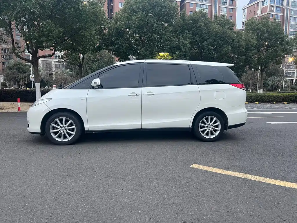 TOYOTA PREVIA