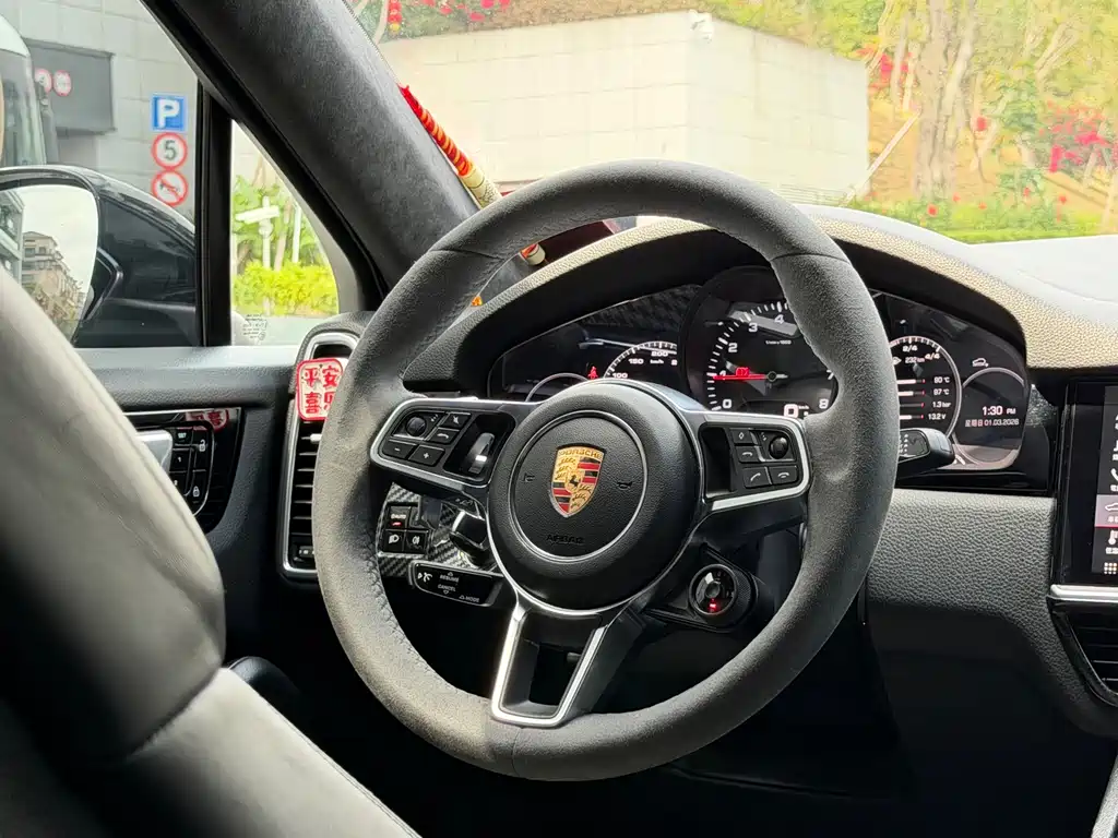 PORSCHE CAYENNE