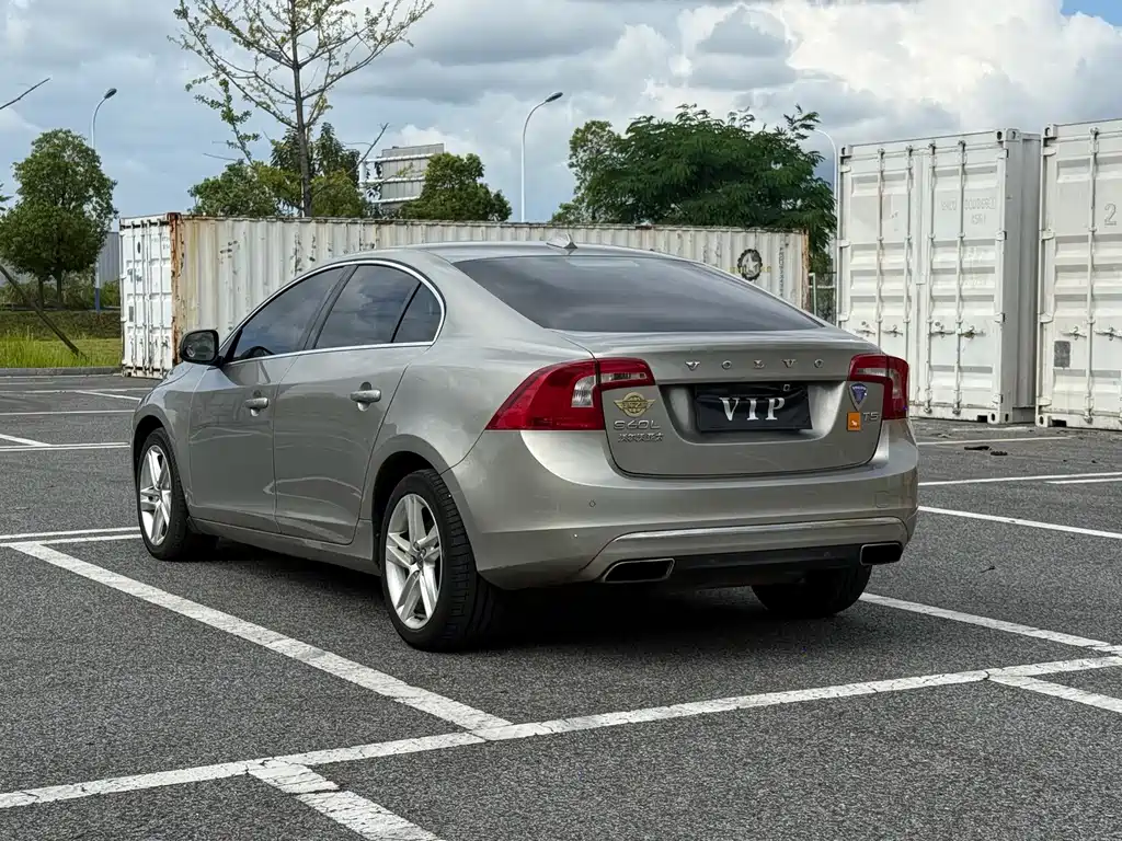 Volvo S60 — миниатюра 6