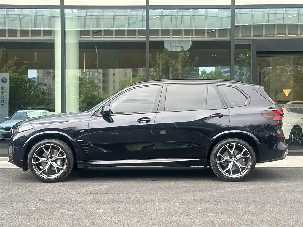 BMW X5 2025 xDrive 30Li Premium M Sport