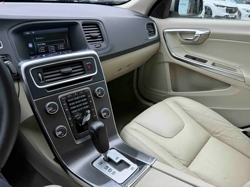 Volvo S60 (Import) — миниатюра 26