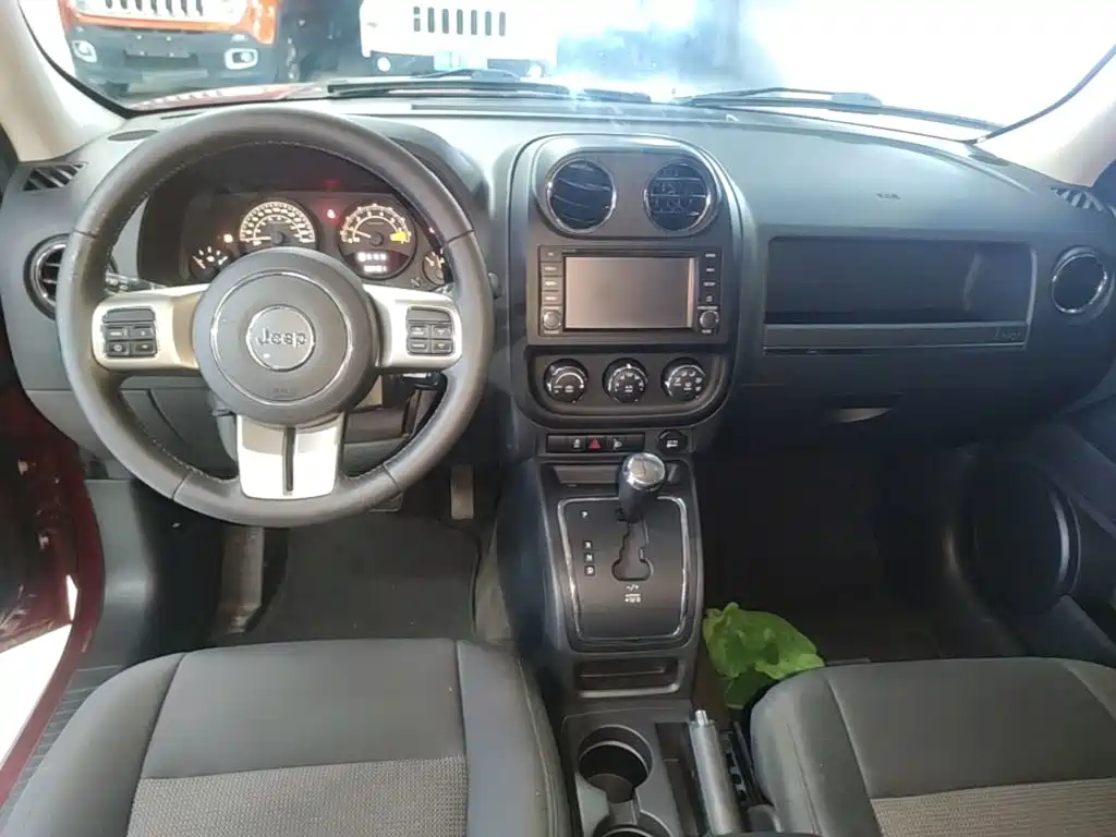 Jeep Patriot — миниатюра 10