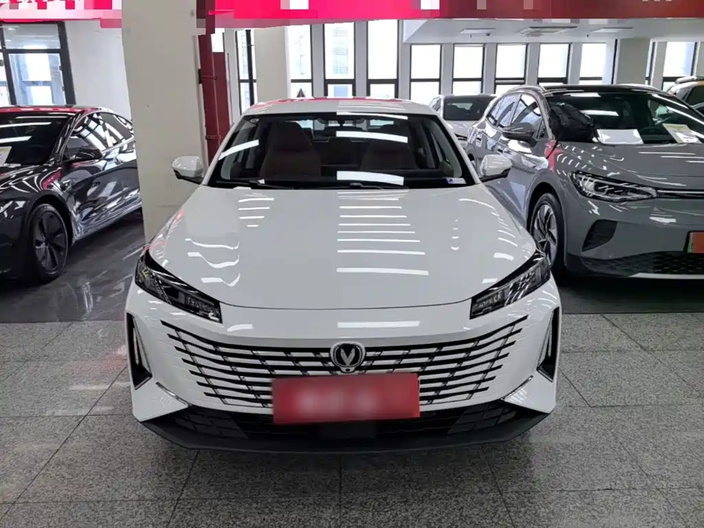 Changan Побег PHEV — миниатюра 3