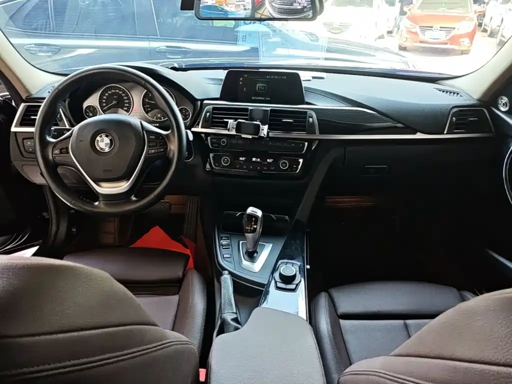 BMW 3 Series — миниатюра 10