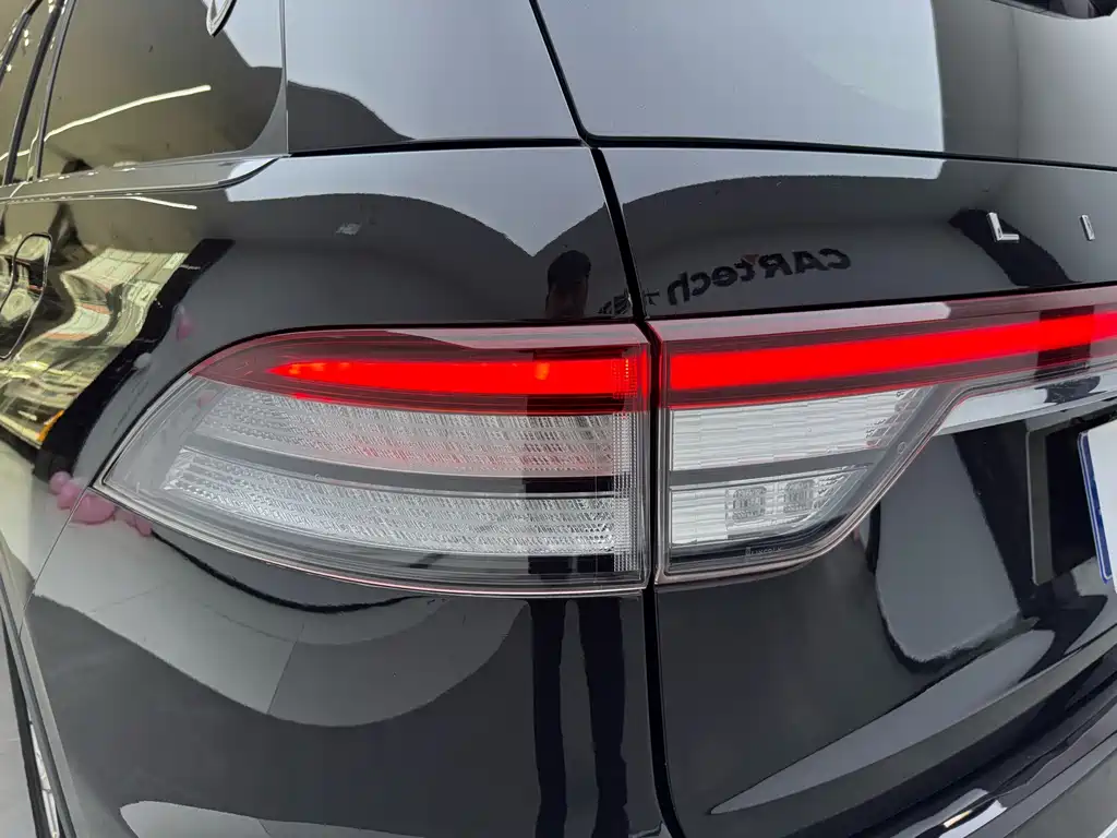 Lincoln Aviator — миниатюра 6