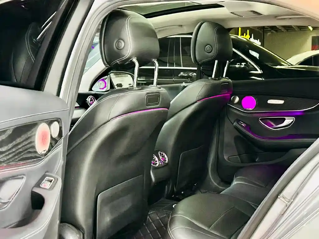 Mercedes-Benz C-Class — миниатюра 7
