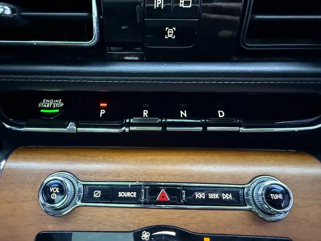 Lincoln Aviator — миниатюра 16