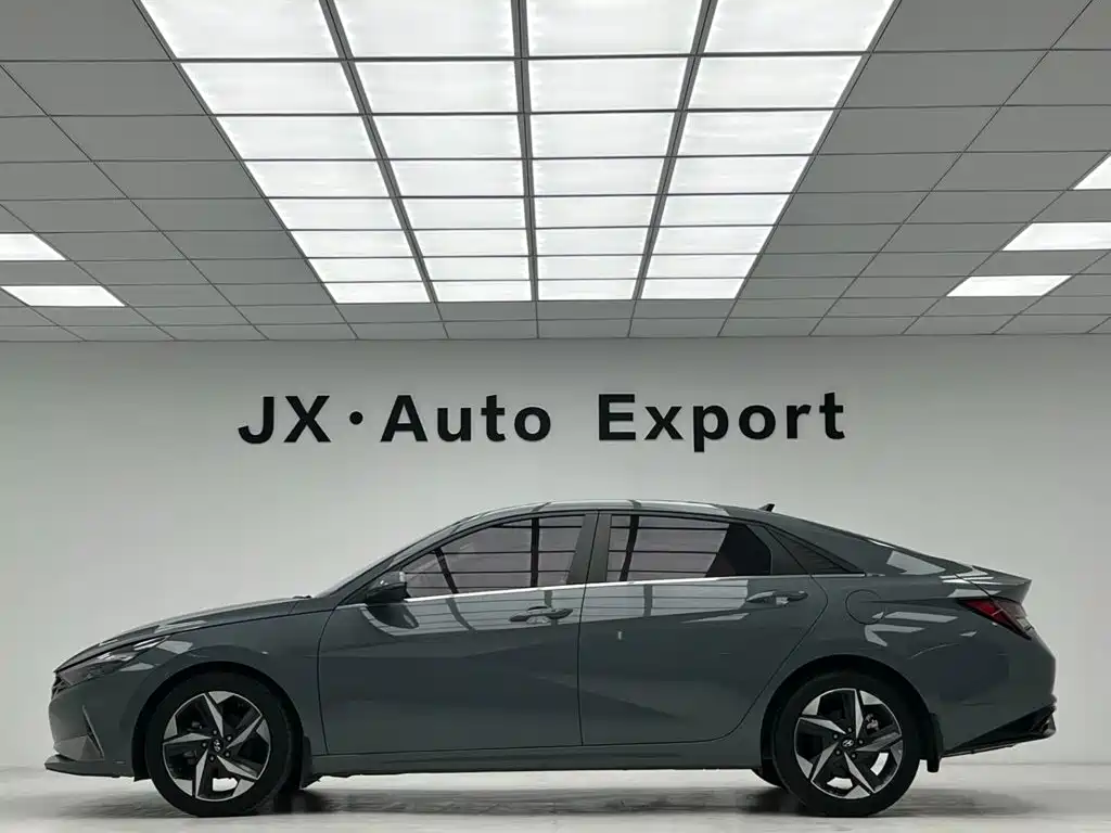 Hyundai Elantra — миниатюра 9