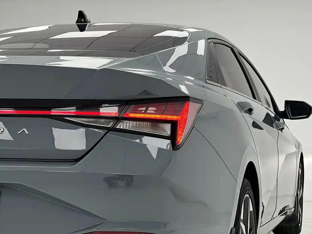 Hyundai Elantra — миниатюра 7