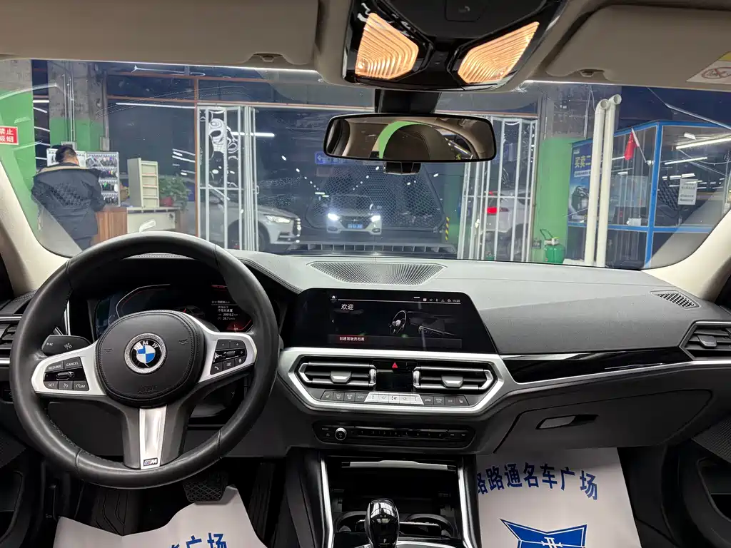 BMW 3 Series — миниатюра 8