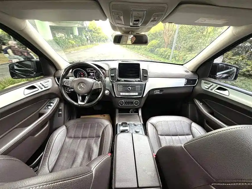 Mercedes-Benz GLS — миниатюра 8