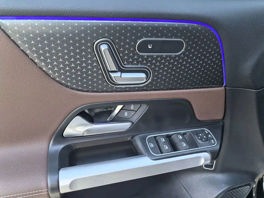 Mercedes-Benz GLB — миниатюра 31