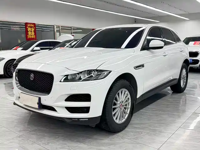 Jaguar F-PACE 2018 2.0 T 4 WD — фото 1