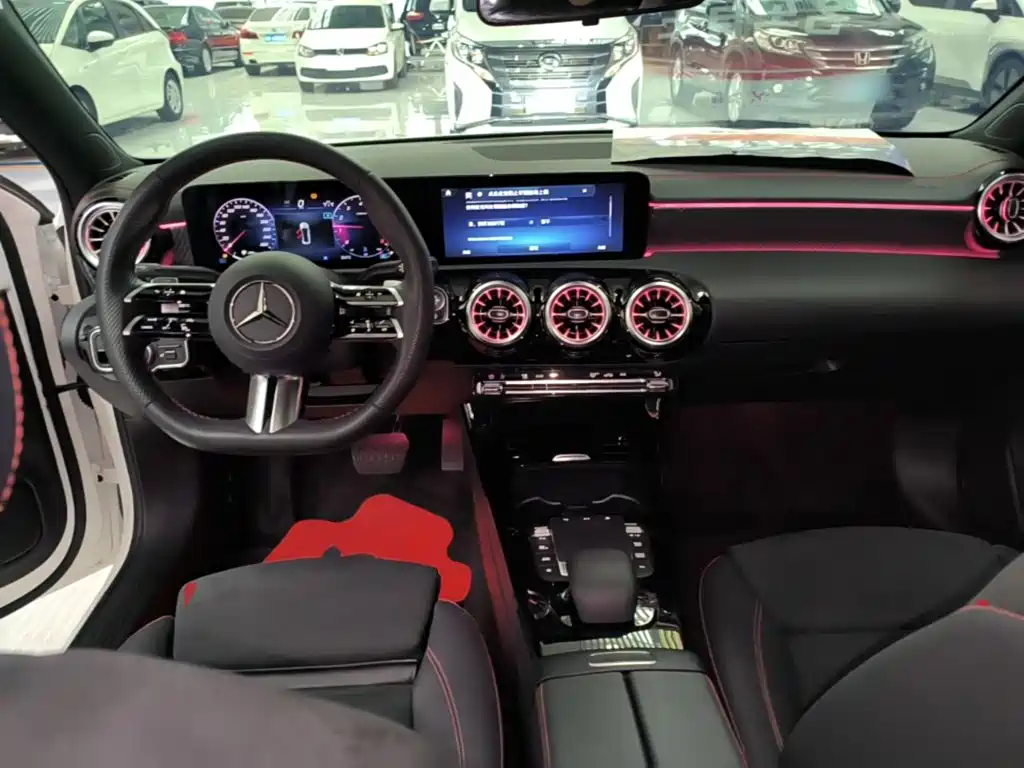 Mercedes-Benz A-Class — миниатюра 10