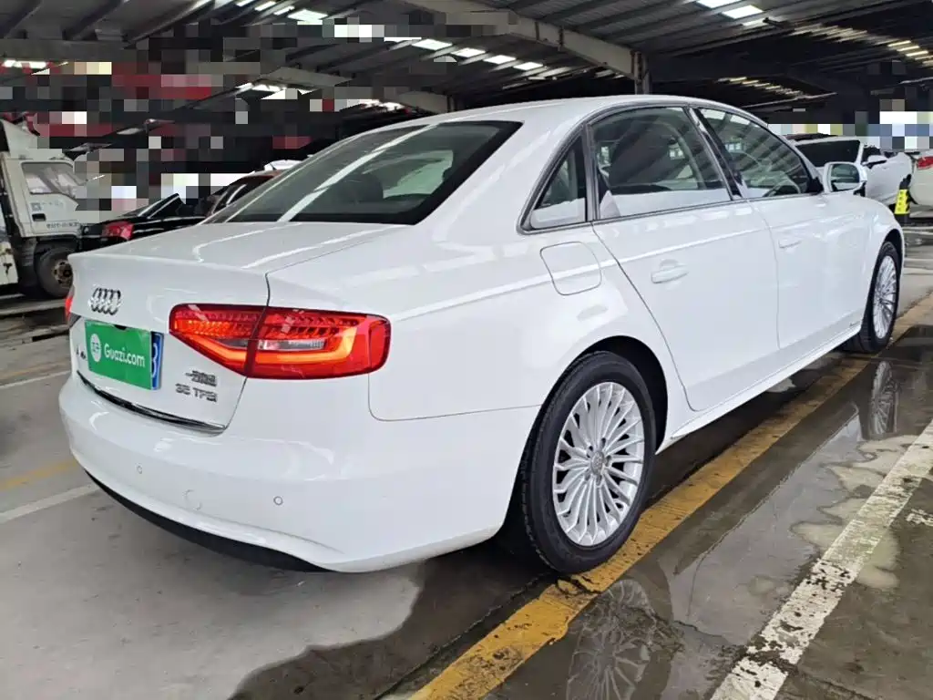 Audi A4L 2015 35 TFSI AT Comfort