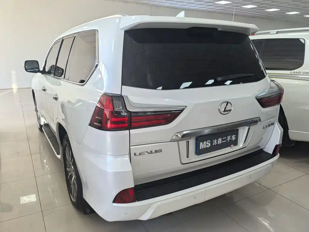 Lexus LX — миниатюра 4