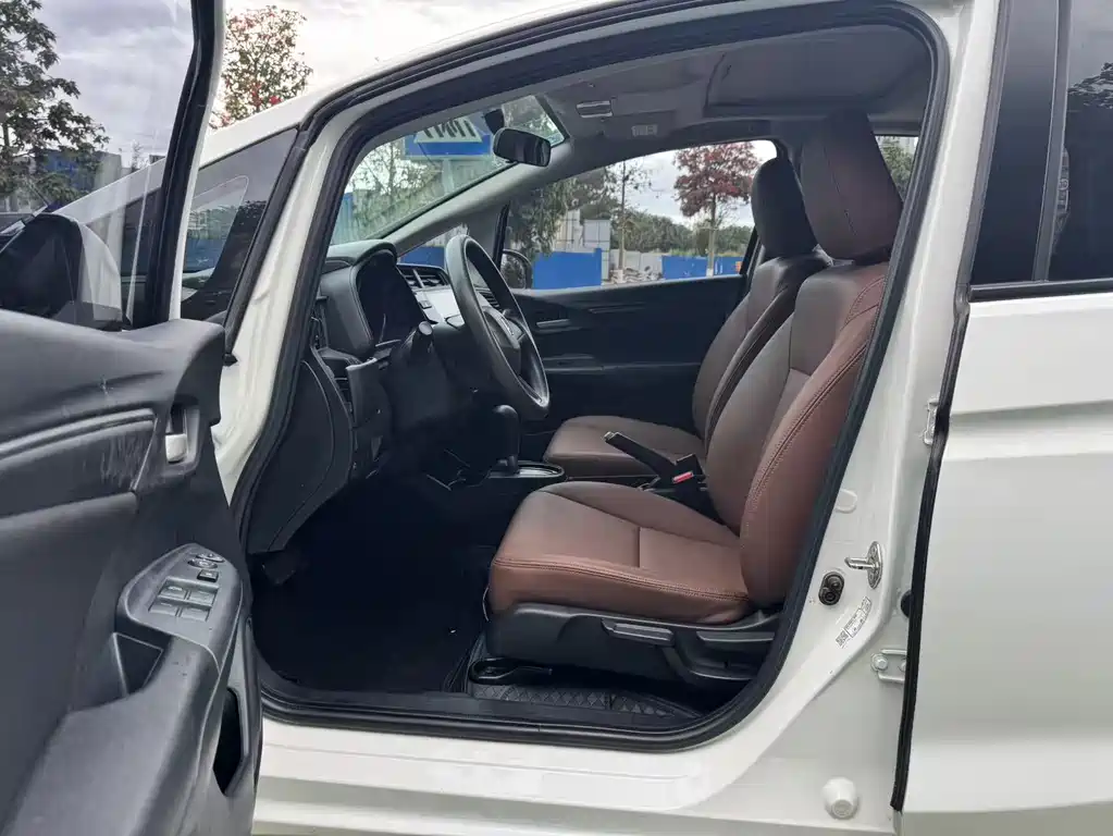 Honda Fit — миниатюра 12