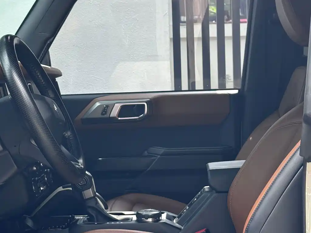Ford Bronco — миниатюра 11