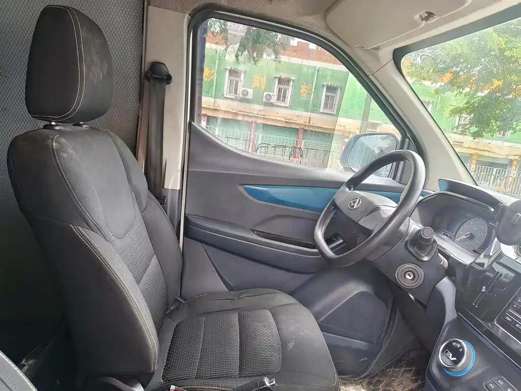 SAIC MAXUS CHASE EV30