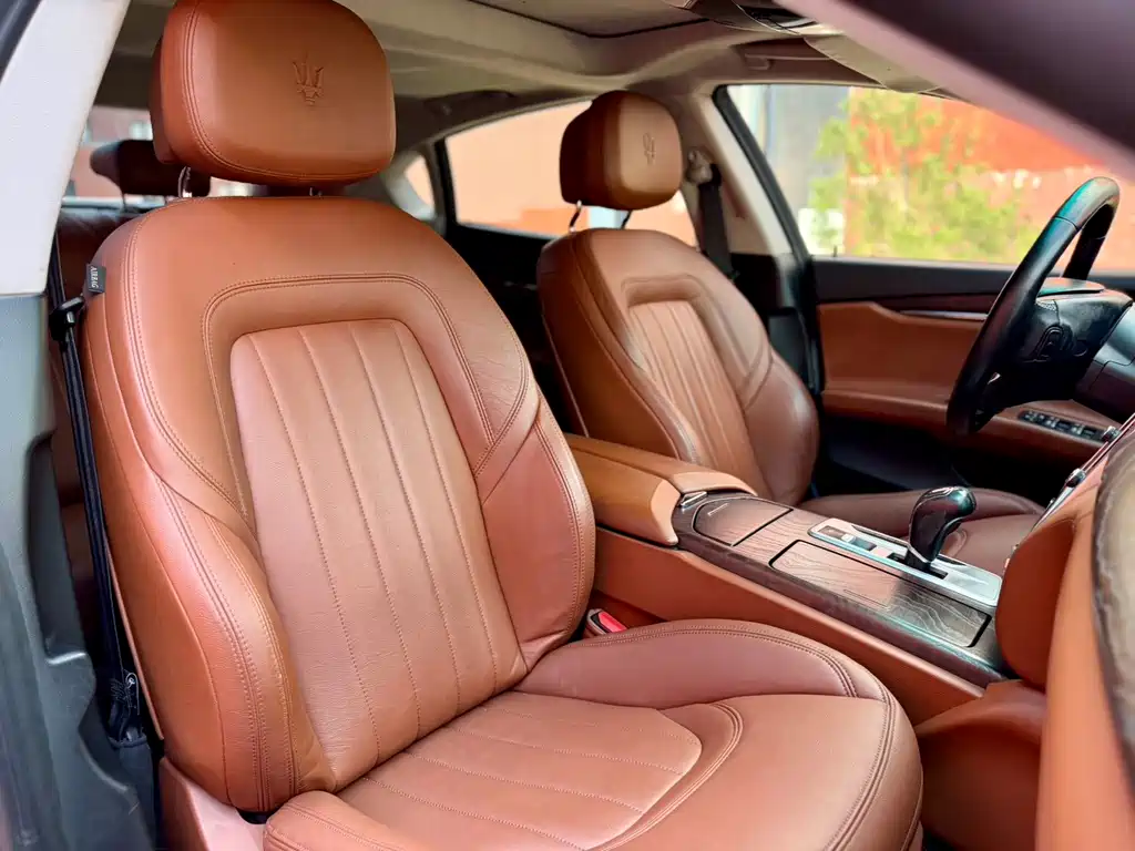 Maserati Quattroporte — миниатюра 21