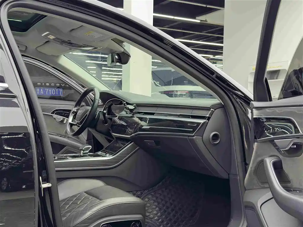 Audi A8 — миниатюра 10