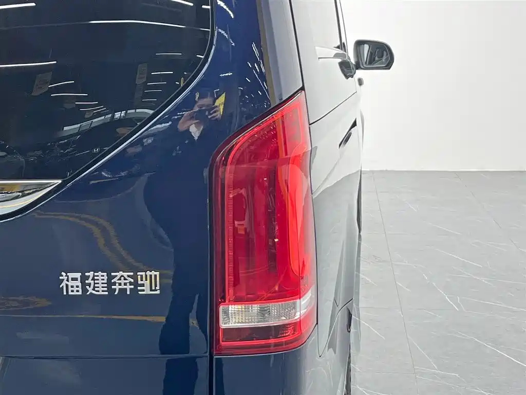 MERCEDES-BENZ V CLASS