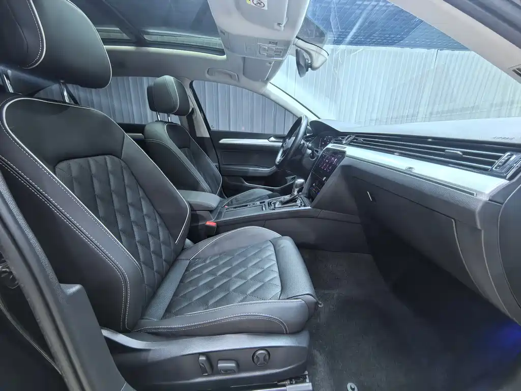 Volkswagen Magotan PHEV — миниатюра 12