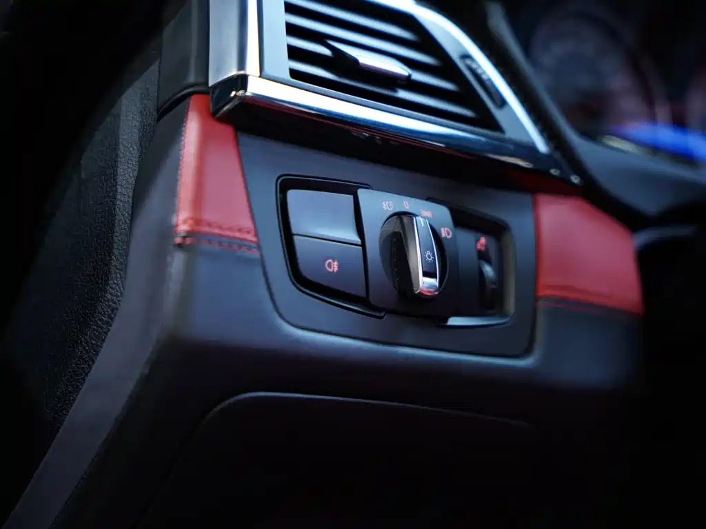 BMW M4 — миниатюра 30