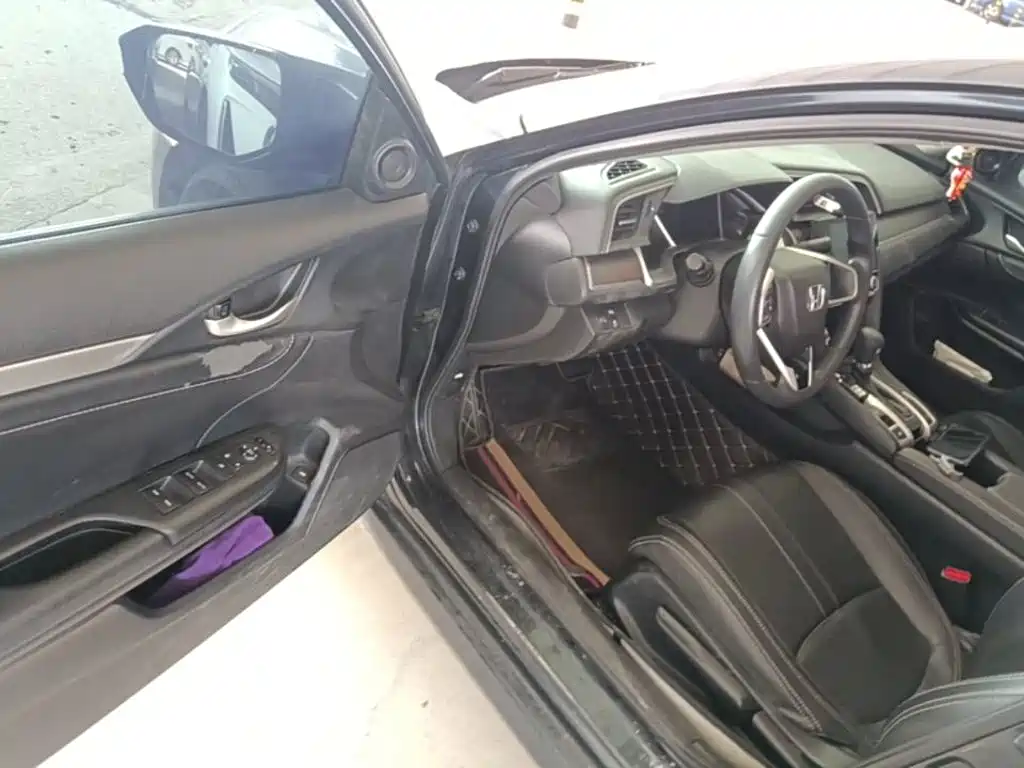 Honda Civic — миниатюра 16