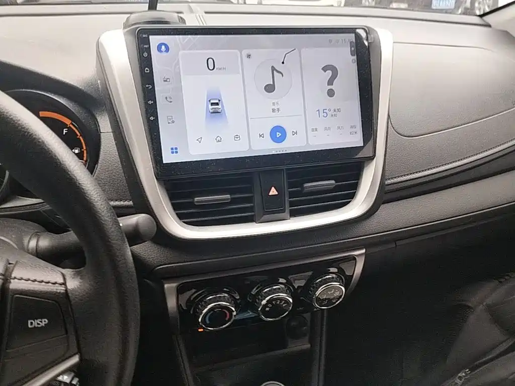 Toyota Yaris L — миниатюра 13