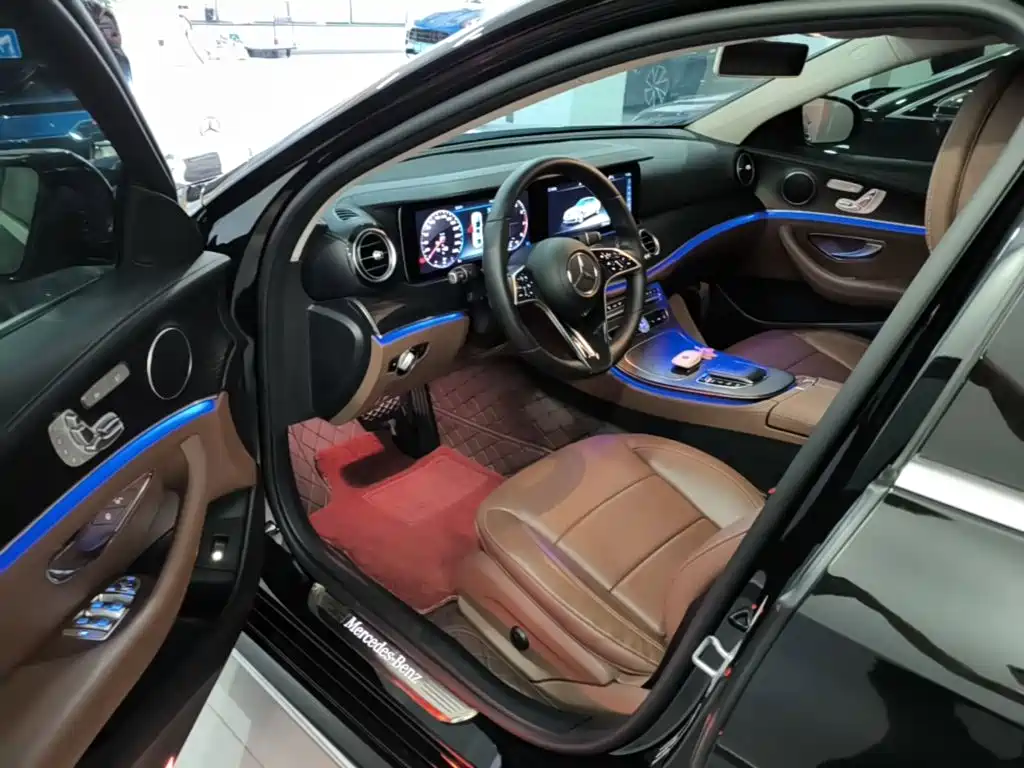 Mercedes-Benz E-Class — миниатюра 16