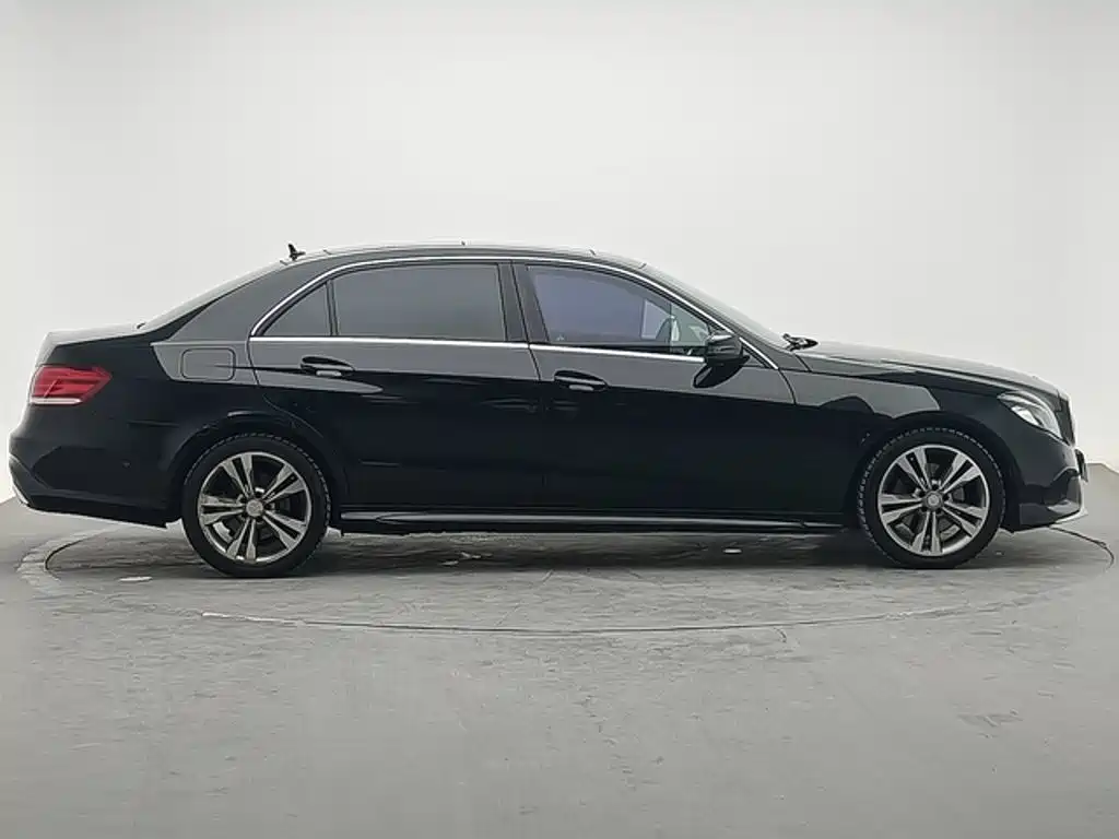 Mercedes-Benz E-Class — миниатюра 3