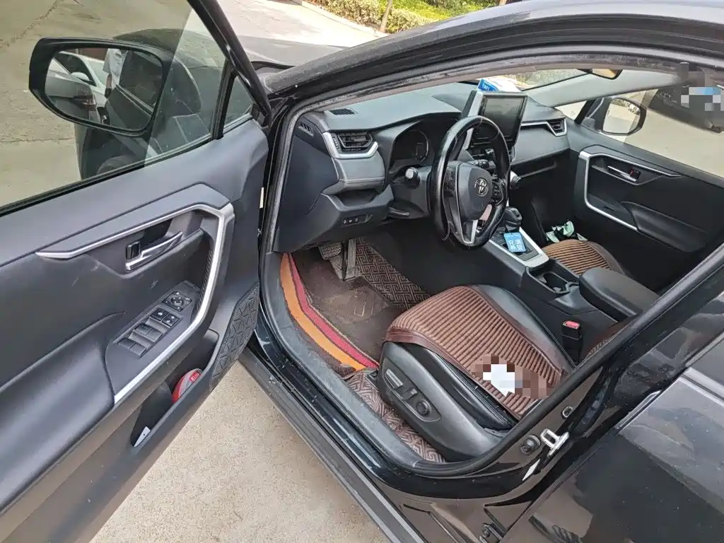 Toyota RAV4 — миниатюра 14