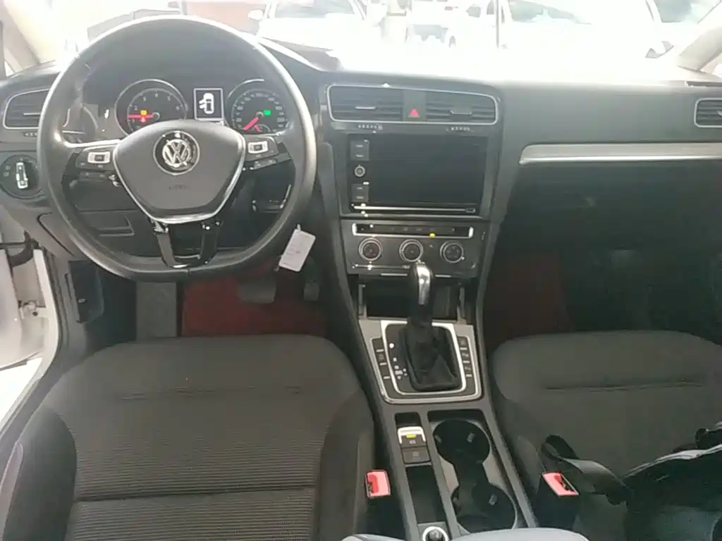 Volkswagen Golf — миниатюра 10