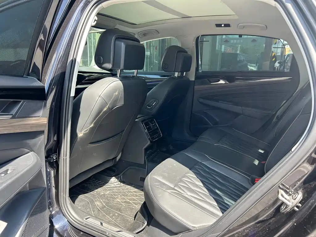 Volkswagen 帕萨特插电混动 — миниатюра 7