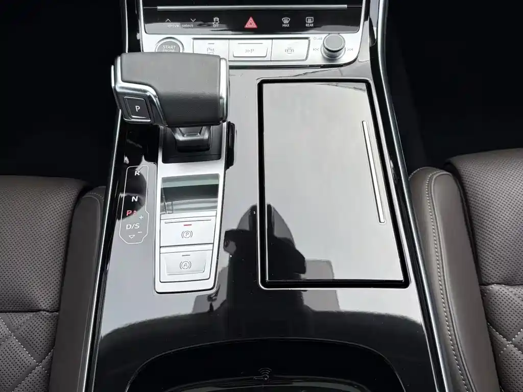 Audi A8 — миниатюра 10