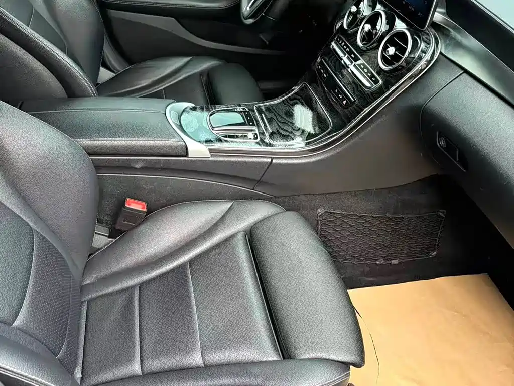 Mercedes-Benz C-Class — миниатюра 7