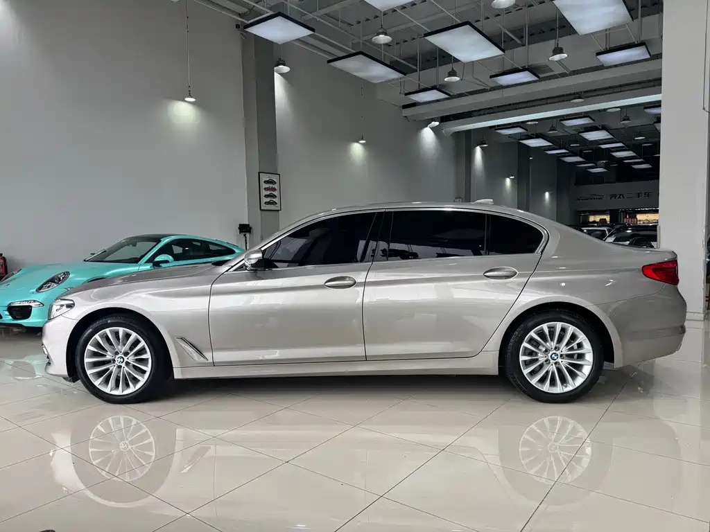 BMW 5 Series — миниатюра 5