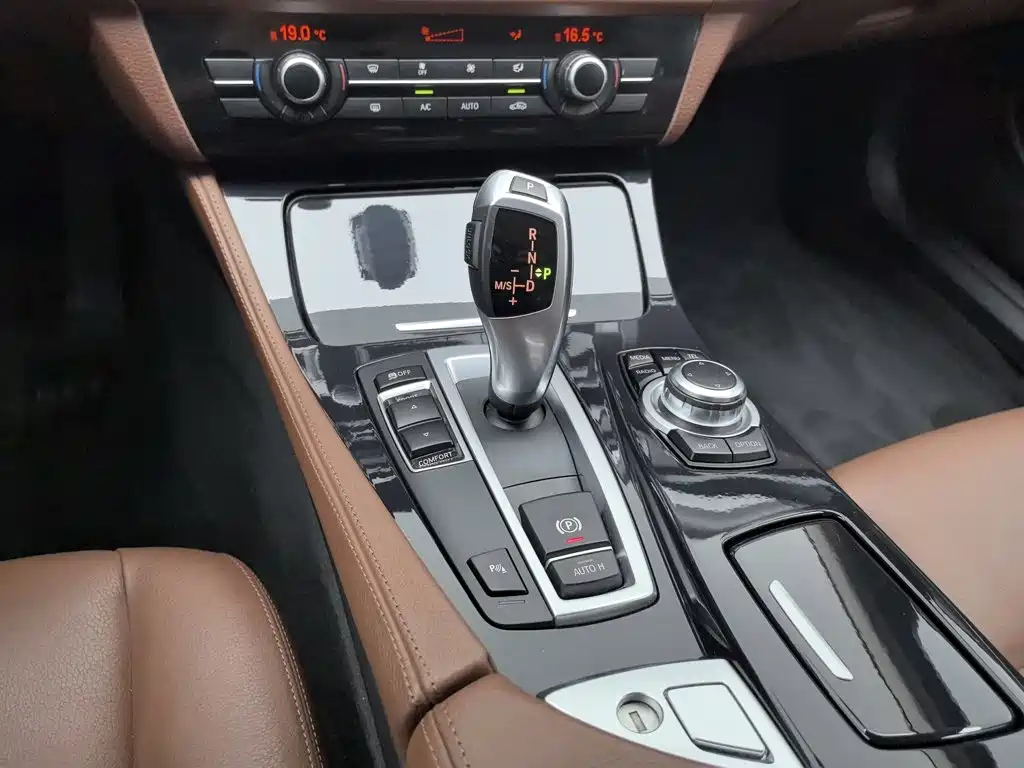 BMW 5 Series (Import) — миниатюра 13