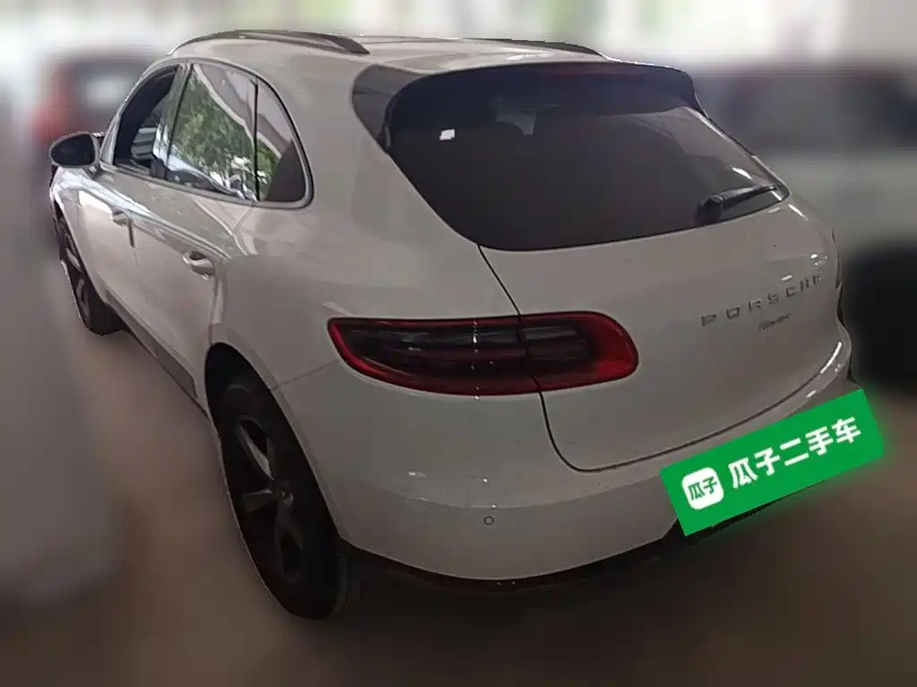 Porsche Macan — миниатюра 7