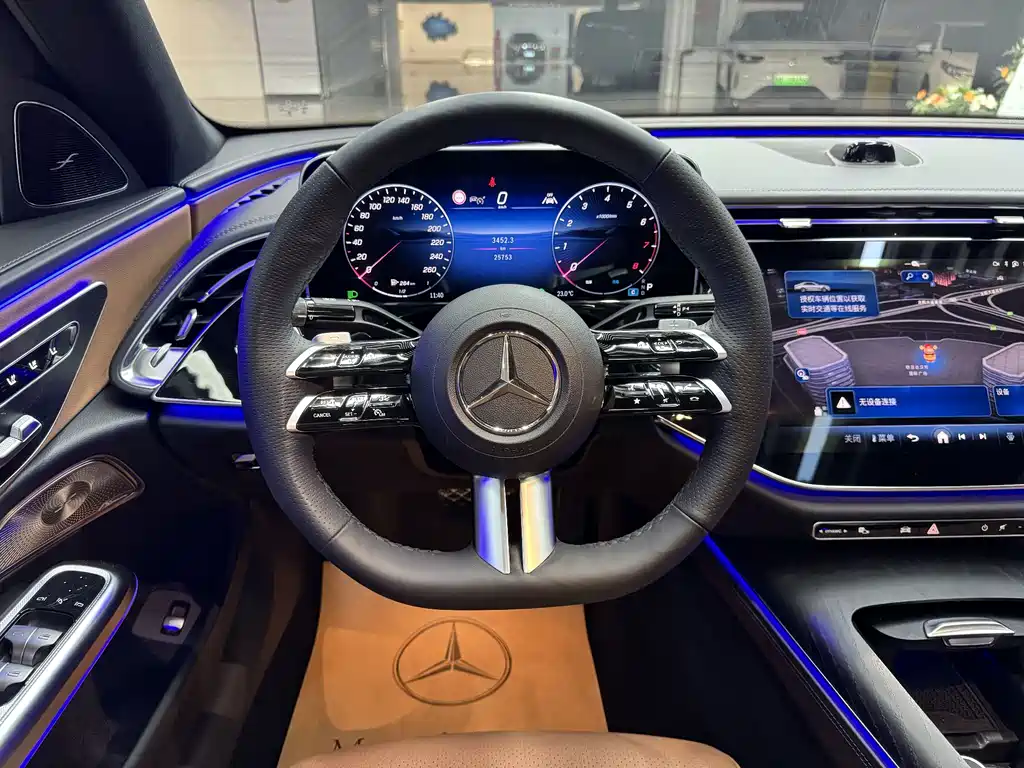 Mercedes-Benz E-Class — миниатюра 9