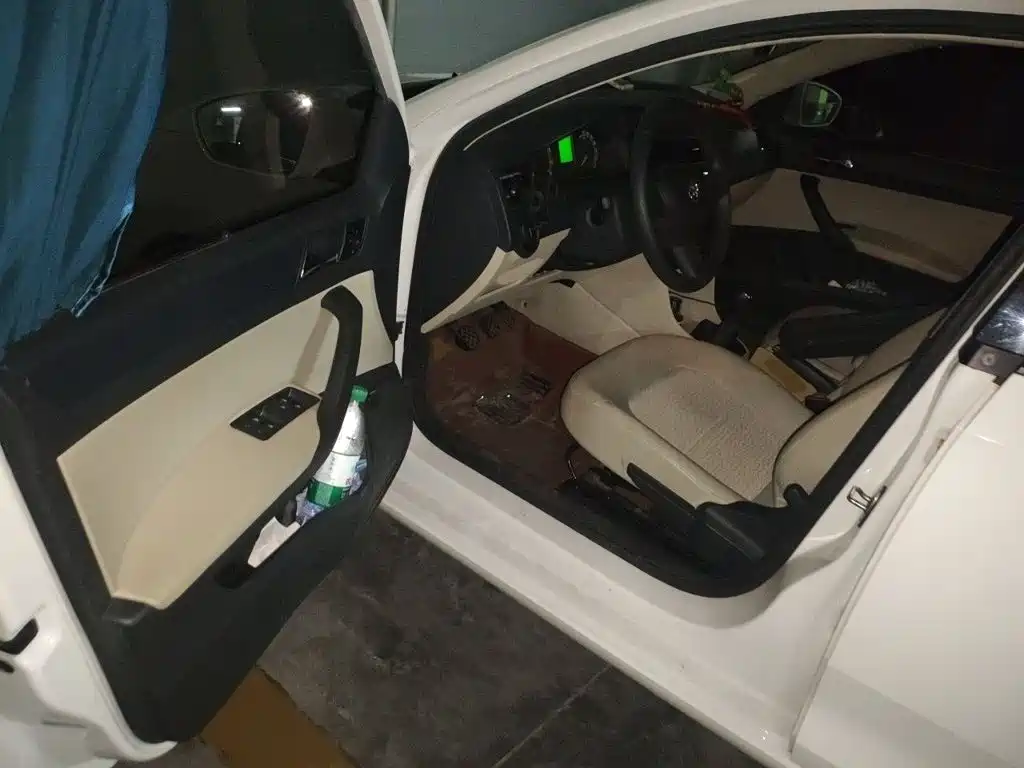 Skoda Rapid — миниатюра 14