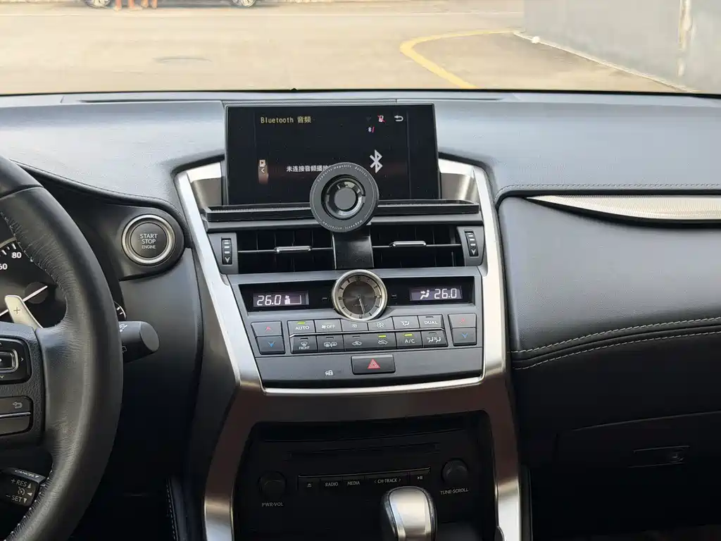 Lexus NX — миниатюра 12