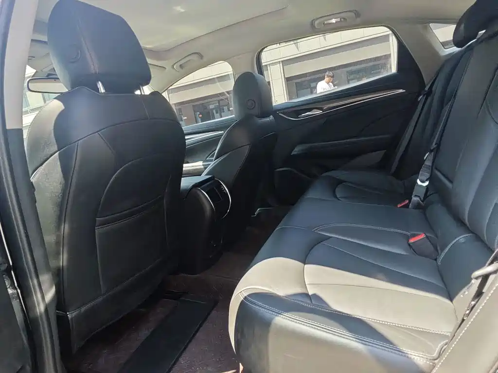 Buick LaCrosse — миниатюра 6