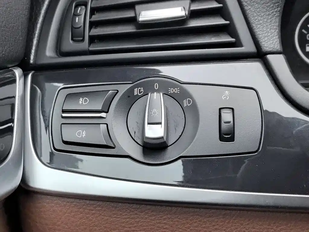 BMW 5 Series (Import) — миниатюра 21
