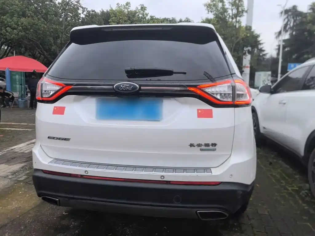 Ford Edge — миниатюра 6