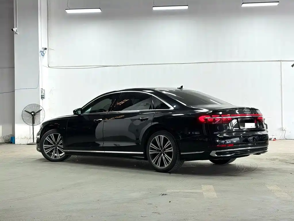 Audi A8 — миниатюра 10