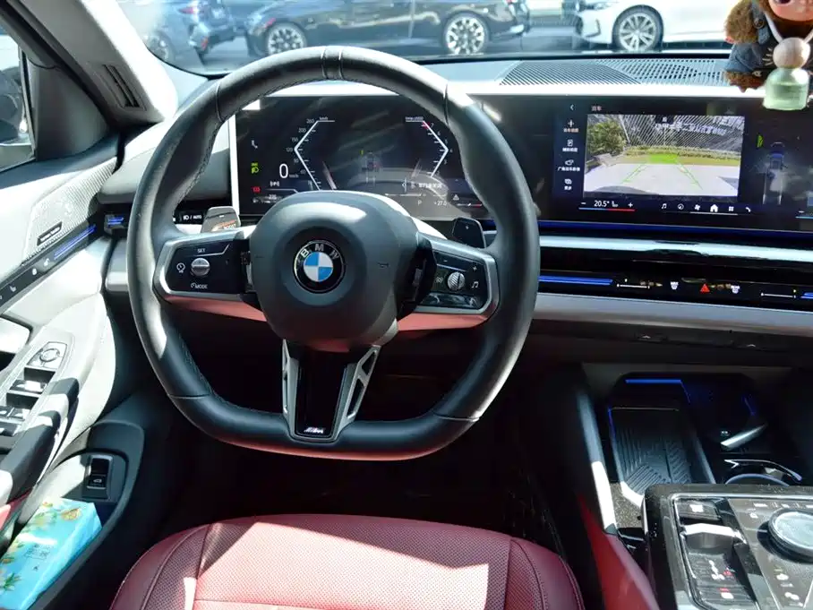 BMW 5 Series — миниатюра 10