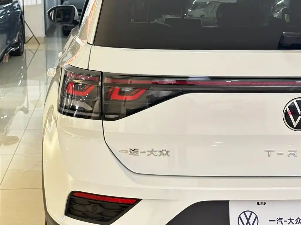 VOLKSWAGEN T ROC EXPLORING SONGS