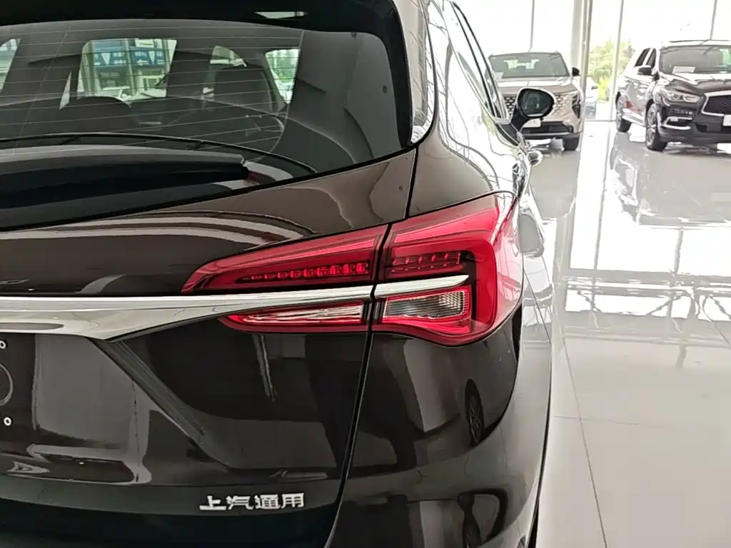 Buick Envision Plus — миниатюра 8